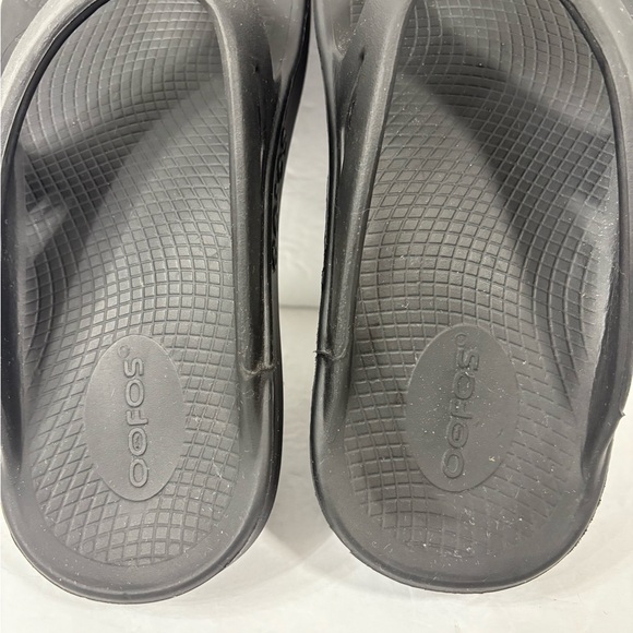 OOFOS OOlala Womens 7 Recovery Sport Shoes Black Thong Flip Flop Casual Slide - Picture 4 of 7